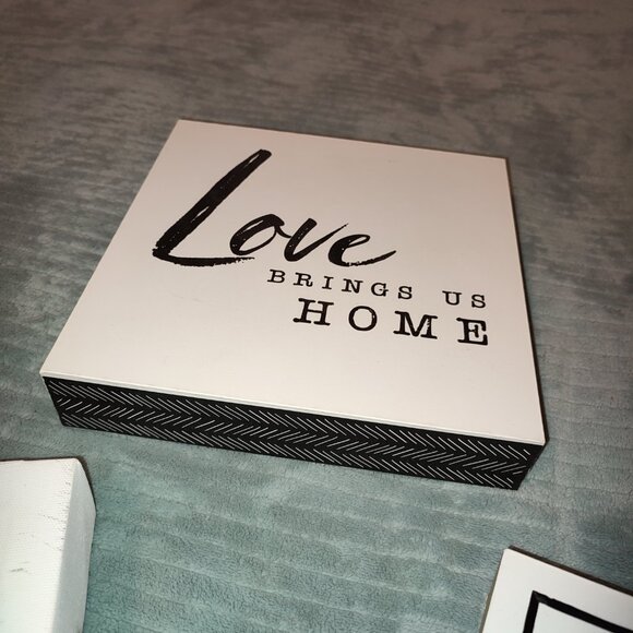 3 Signs Home Decor Wooden Canvas Love Brings us home smell the roses life Quotes - Picture 9 of 12